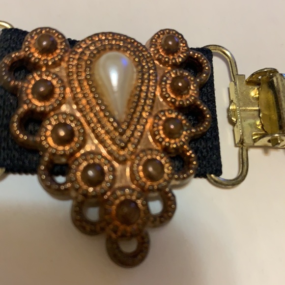 Vintage CLIP FOR SWEATER OR DRESS BACKSIDE SIZE ADJUSTER - Picture 3 of 8